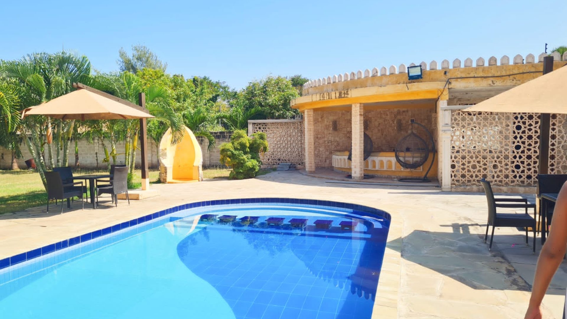 Amra Villa Diani - Pool